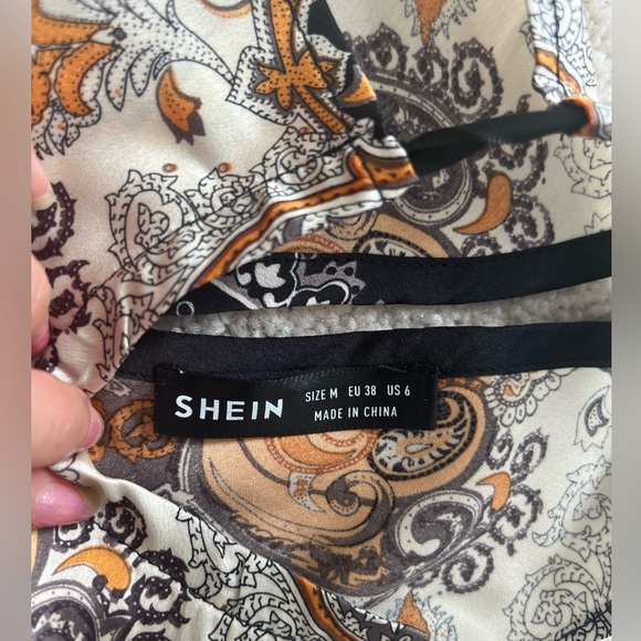 SHEIN Paisley Print Halter Neck Keyhole Back Top In Size M - Picture 4 of 5